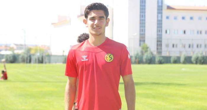 Eskişehirspor'dan yeni deneme: Berkay Özdeniz takımda