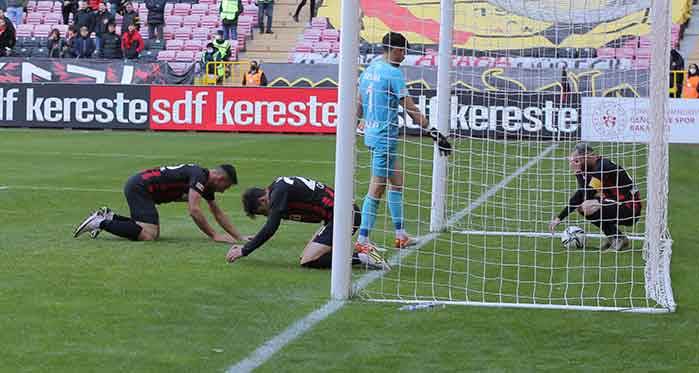 Eskişehirspor evinde hezimete uğruyor!