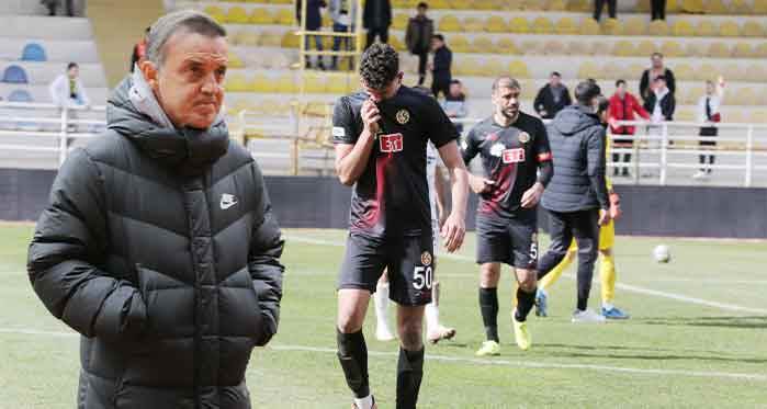 Eskişehirspor günden güne eriyor!