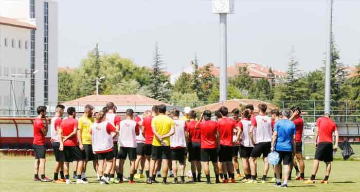 Eskişehirspor kadrosu 27'ye düşecek