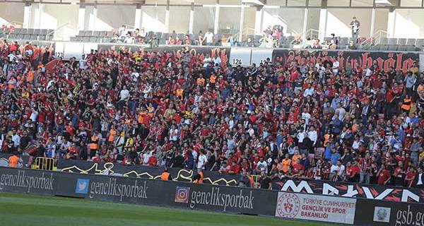 Eskişehirspor LED panellerine kavuştu