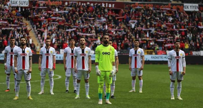 Eskişehirspor maçına damga vuran an: 6 bin taraftar...