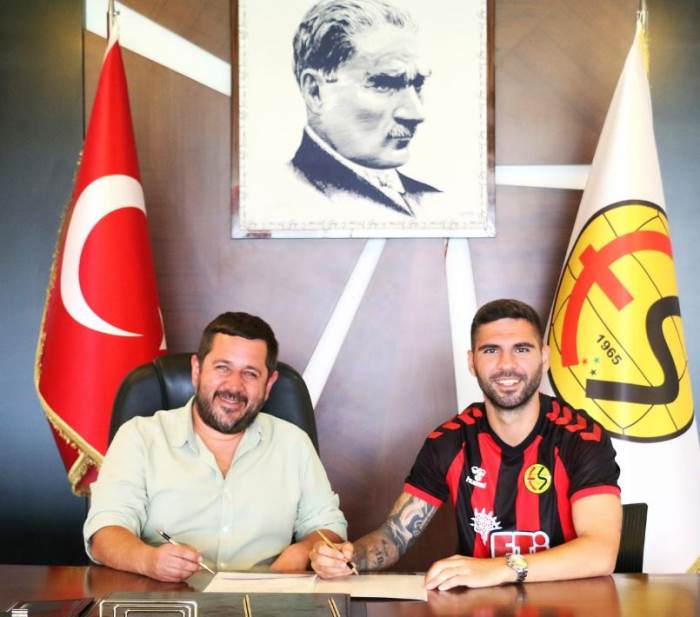 Eskişehirspor savunmasına bir isim daha geldi!