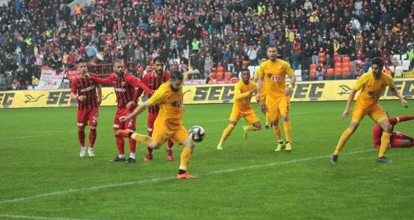 Eskişehirspor sayısız gol pozisyonu kaçırdı!