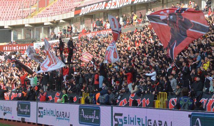 Eskişehirspor taraftarları rekor kırmak için hazır!