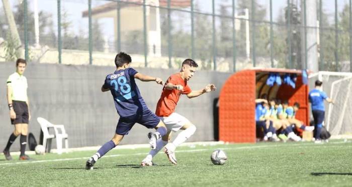 Eskişehirspor U-17 ekibinden başarılı galibiyet!