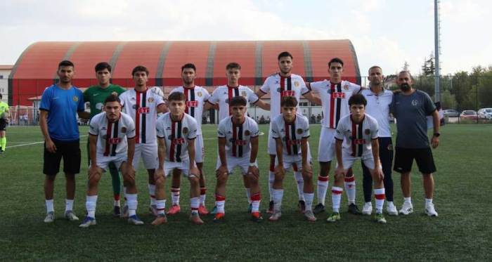 Eskişehirspor U19 takımı iddialı: Seri yine bozulmadı!