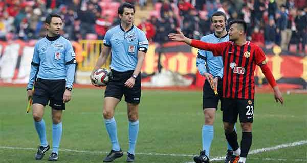 Eskişehirspor'un bariz penaltısı verilmedi!