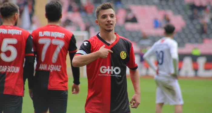 Eskişehirspor’un eski oyuncusu Sezer’in yeni takımı belli oldu