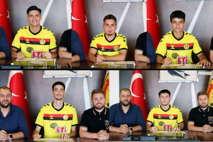 Eskişehirspor'un geleceği parlak: 5 genç futbolcu imzayı attı!