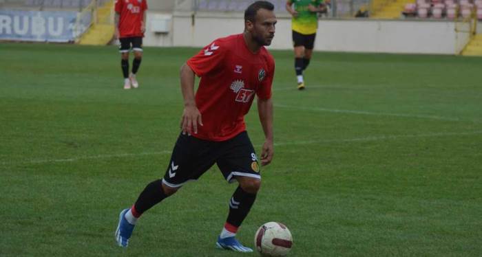 Eskişehirspor’un sağ bekinden güçlü mesaj