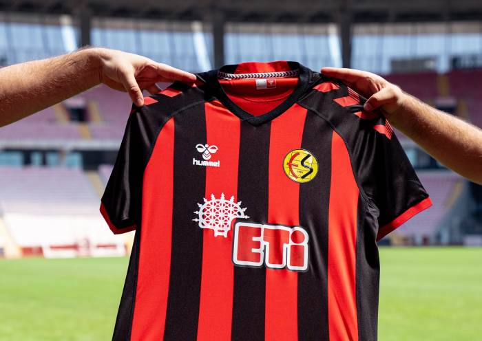 Eskişehirspor'un yeni formaları satış rekoru kırdı!