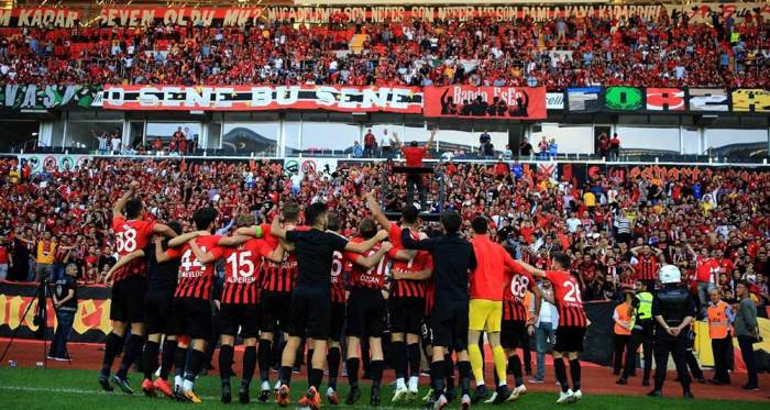 Eskişehirsporlu futbolculardan taraftara mesaj