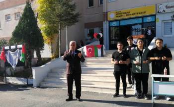 Filistin İçin Düzenlenen Hayır Çarşısına Yoğun İlgi
