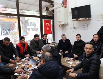 Gediz’De Esnaflarla Çay Simit Sohbetleri Devam Ediyor
