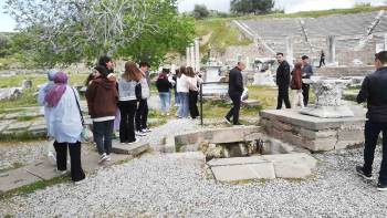 Gediz’De Mna Anadolu Lisesi Öğrencileri Ücretsiz Çanakkale Gezisine Götürüldü
