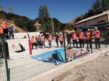 Gli Arama Ve Kurtarma Ekibine Depremde Arama Ve Kurtarma Eğitimi
