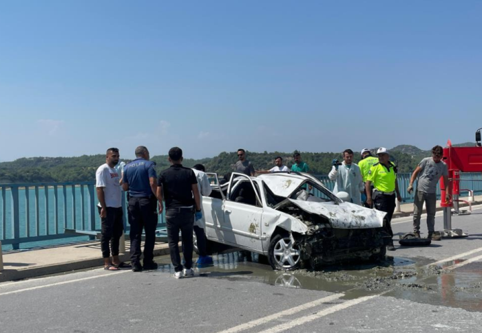 Göle düşen otomobil anne, baba ve iki kardeşe mezar oldu