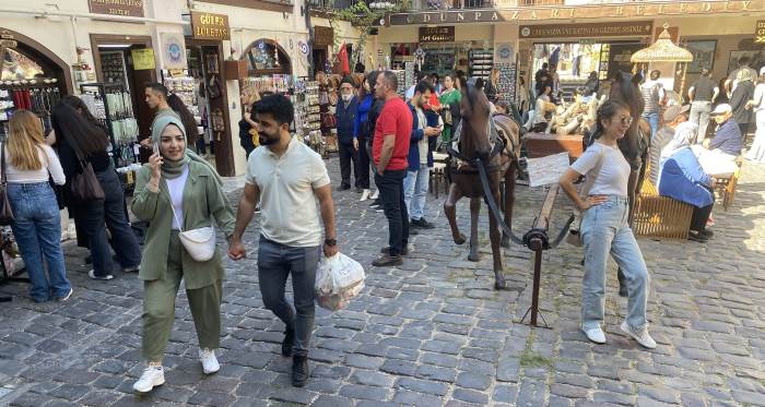 Havalar soğusa da Eskişehir'in tarihi bölgesine ilgi azalmıyor