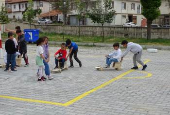 Hisarcık’Ta Unutulmaya Yüz Tutan Eski Oyunlar Hayat Buldu
