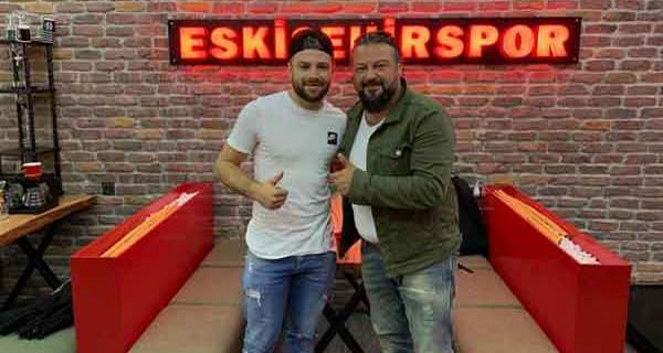 İbrahim Halil Öner Eskişehirspor ile sözleşme yeniledi