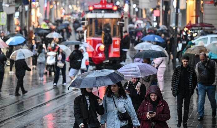 İstanbul için 5 günlük hava durumu tahmini: Ani yağışlara hazır olun!