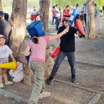 Karne Şenliğinde Çocuklar Gönüllerince Eğlendiler
