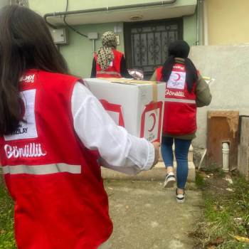 Kızılay Gönüllüleri Desteklerine Devam Ediyor
