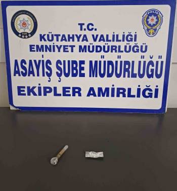 Kütahya’Da Bekçiler 2 Kişinin Üzerinde Uyuşturucu Ele Geçirdi
