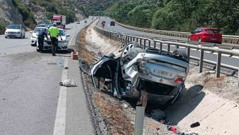 Kütahya’Da İki Otomobilin Takla Attığı Kazada 6 Kişi Yaralandı
