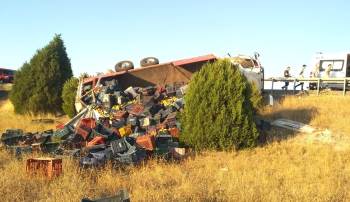 Kütahya’Da Limon Yüklü Tır Devrildi: 1 Yaralı
