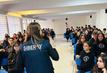 Kütahya’Da Lise Öğrencilerine Siber Güvenlik, Teknoloji Bağımlılığı Ve Yasa Dışı Bahis Anlatıldı
