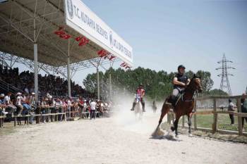 Kütahya’Da Rahvan At Yarışları
