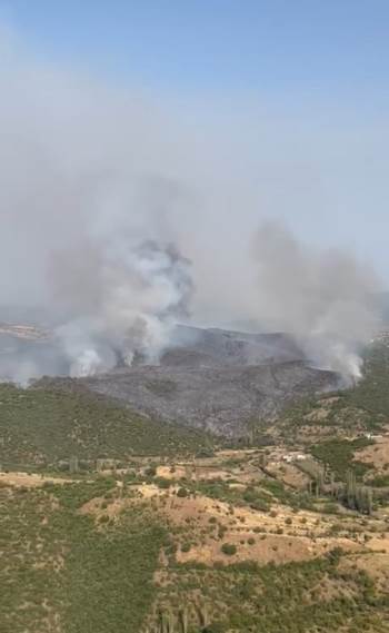 Kütahya’Daki Orman Yangını Havadan Görüntülendi
