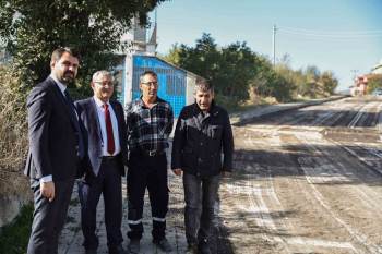 Kütahya’Nın Okmeydanı Mahallesinde Asfalt Mesaisi
