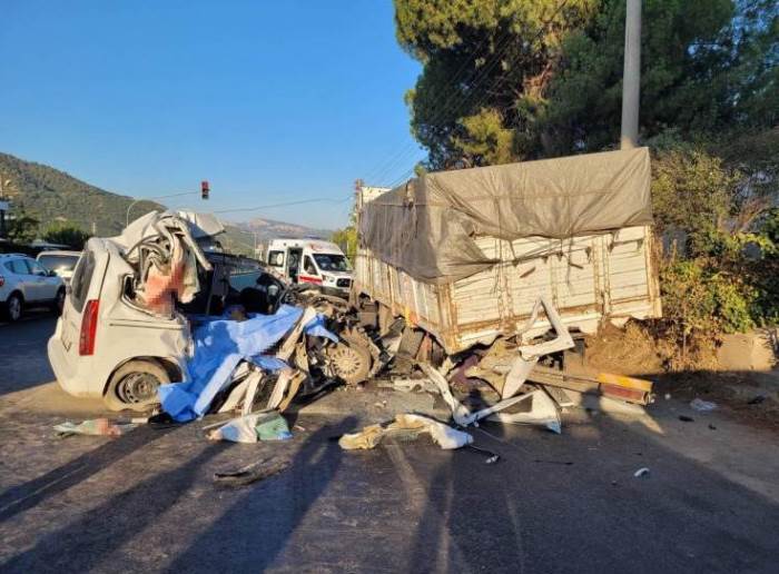 Manisa'da kaza: 4 ölü!