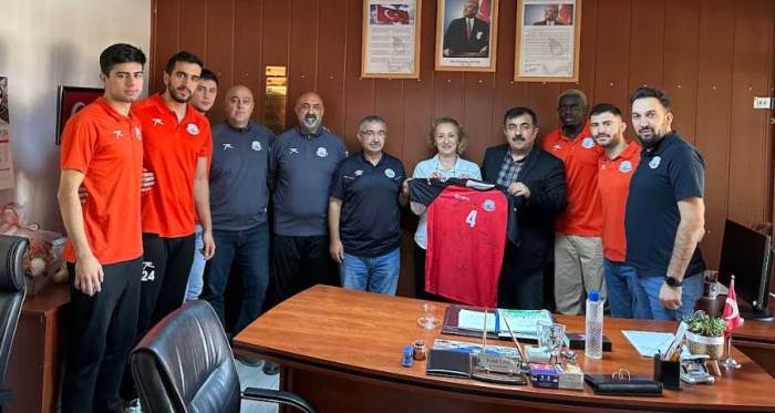 Mihalıççık Belediyespor, öğrencilerle hentbol paneli düzenledi