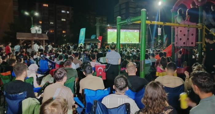 Milli maç heyecanı Eskişehir'de yine dev ekranda!