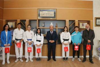 Müdür Başyiğit, Paralimpik Judo Branşında Türkiye Derecesi Elde Eden Öğrencileri Kabul Etti
