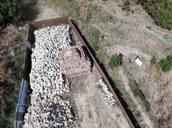 Osmanlı’Nın İlk İmareti Olan Orhan Gazi İmareti’Nin Yapı Taşları Otoparka Terk Edildi
