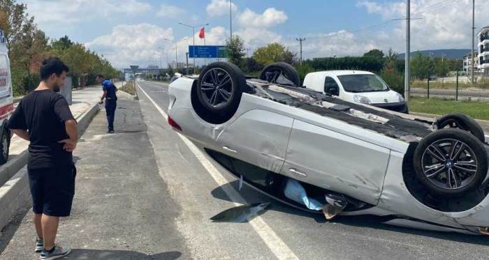 Otomobil tepetaklak oldu, sürücü içinden böyle çıktı