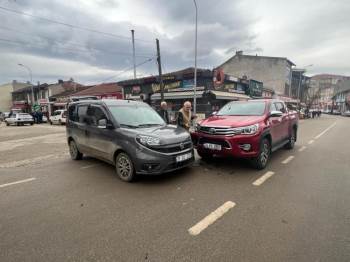 Pazaryeri’Nde Meydana Gelen Trafik Kazasında Şans Eseri Yaralanan Olmadı
