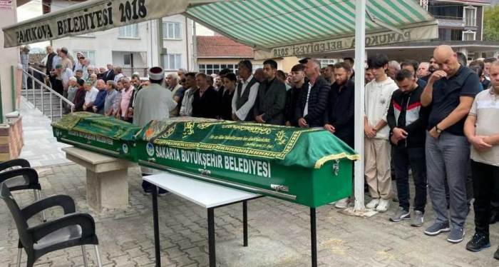 Sakarya'da feci kaza: Kız istemeden dönen karı koca hayatını kaybetti