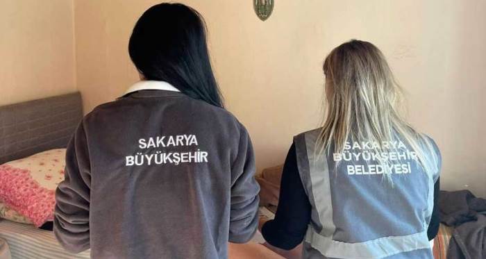 Sakarya'da YADEM ekipleri 90 yaşındaki kadının hayatını kurtardı!