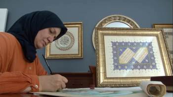 Sanatçı Naciye Temerit: "Tezhip; El Yazmalarının Altınla Bezendiği Bir Osmanlı Saray Sanatıdır"
