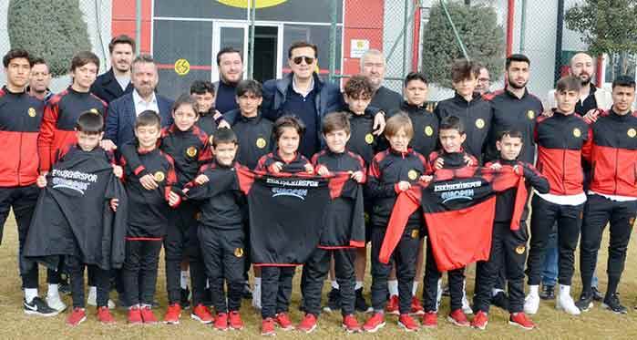 Seçim zamanı Eskişehirspor'un kapısında olanlar...