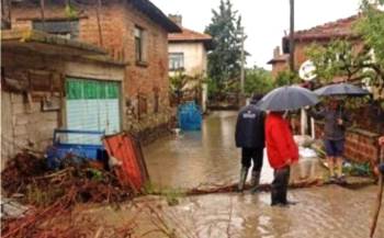 Simavlılar Sağanak Yağışlardan Olumsuz Etkilendi
