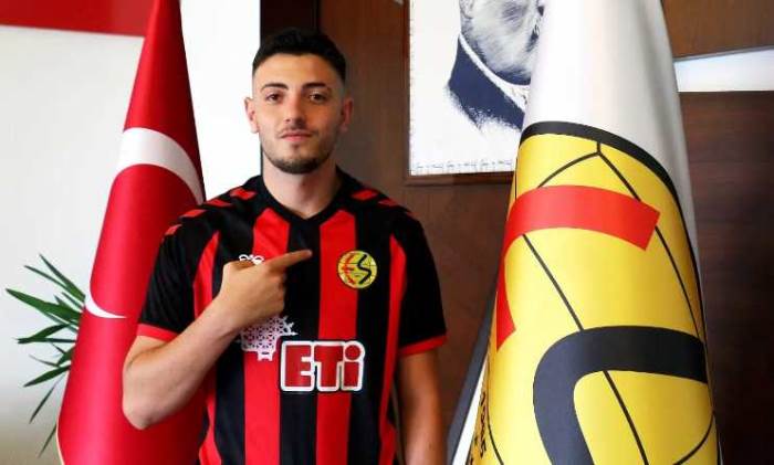 Son dakika: Eskişehirspor’a geri dönüp imzayı attı!