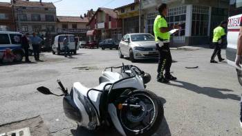 Tavşanlı’Da Otomobil İle Motosiklet Çarpıştı: 2 Yaralı
