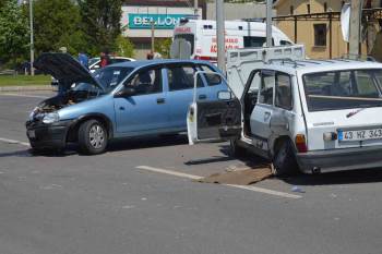 Tavşanlı’Da Trafik Kazası: 2 Yaralı
